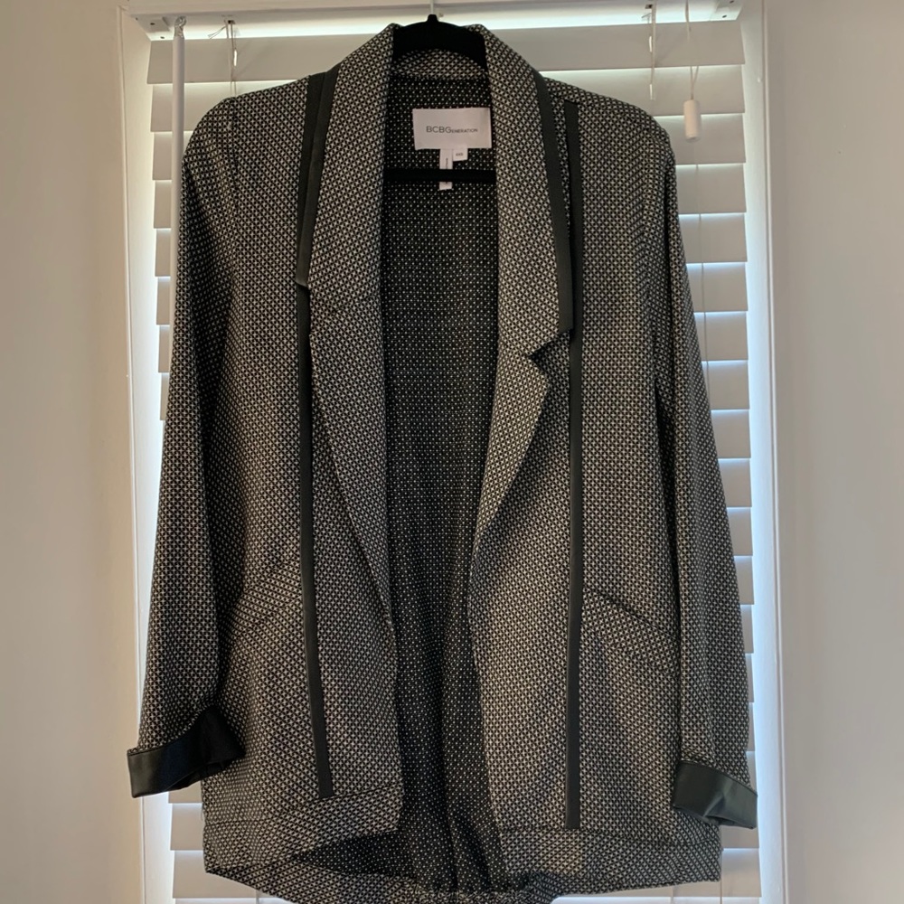 Patterned Blazer with Pockets and Faux Fur Trim